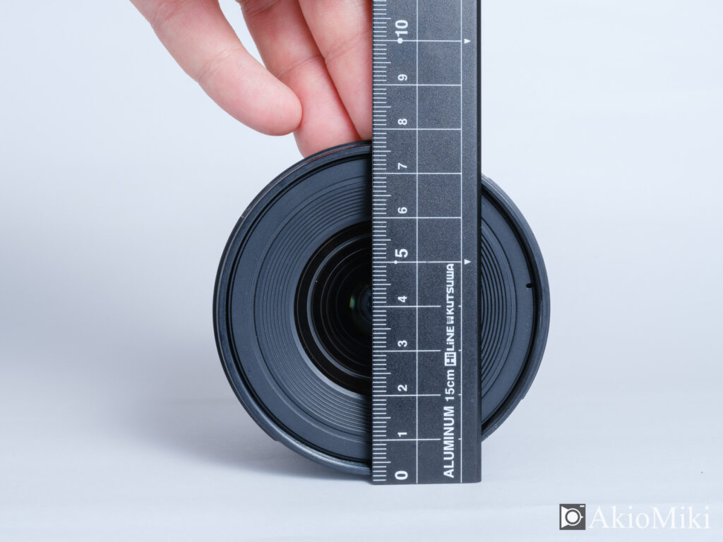 M.ZUIKO DIGITAL ED 8-25mm F4.0 PROのサイズ