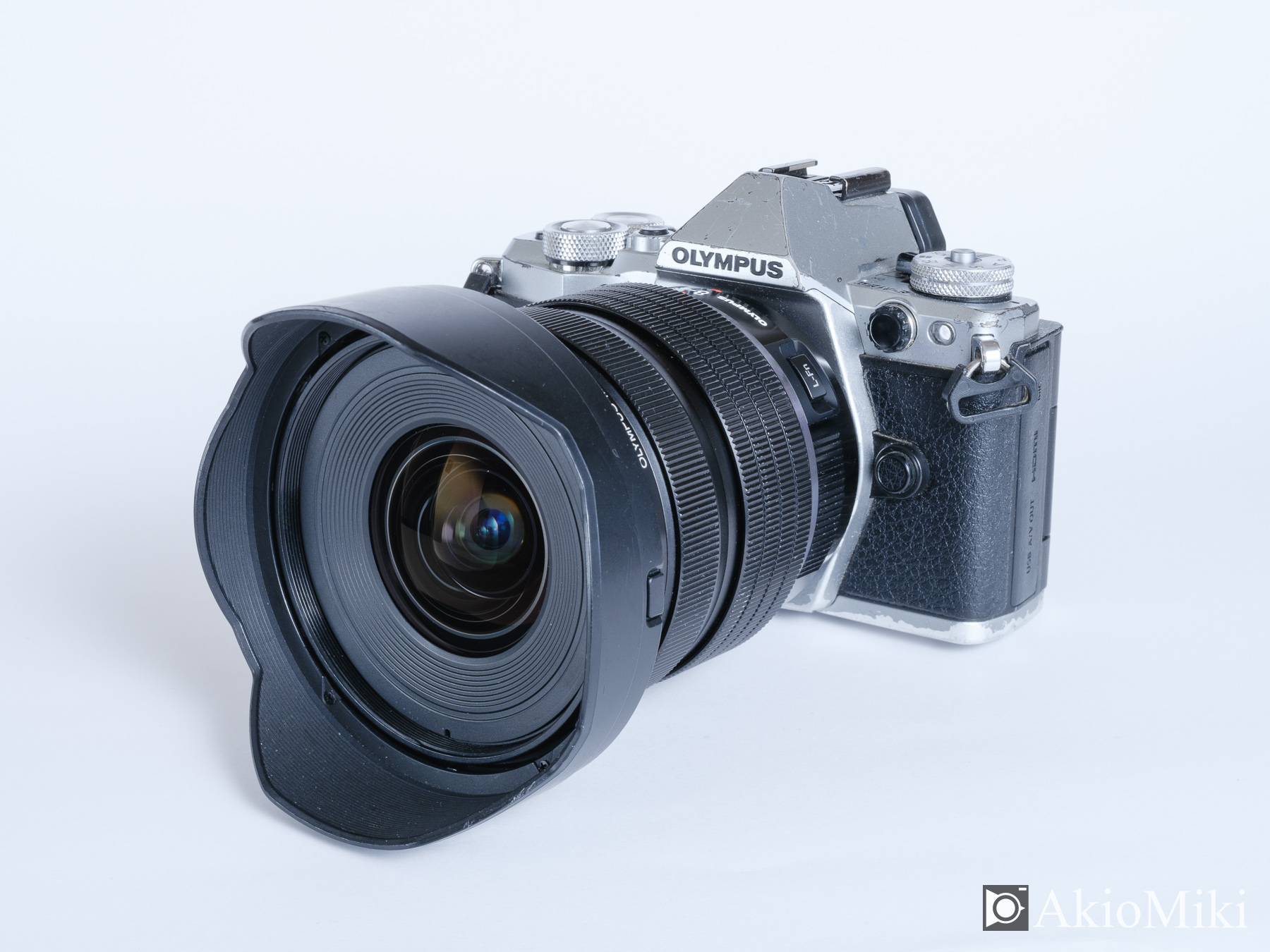 OM-D EM-5ⅡとM.ZUIKO DIGITAL ED 8-25mm F4.0 PROの装着例