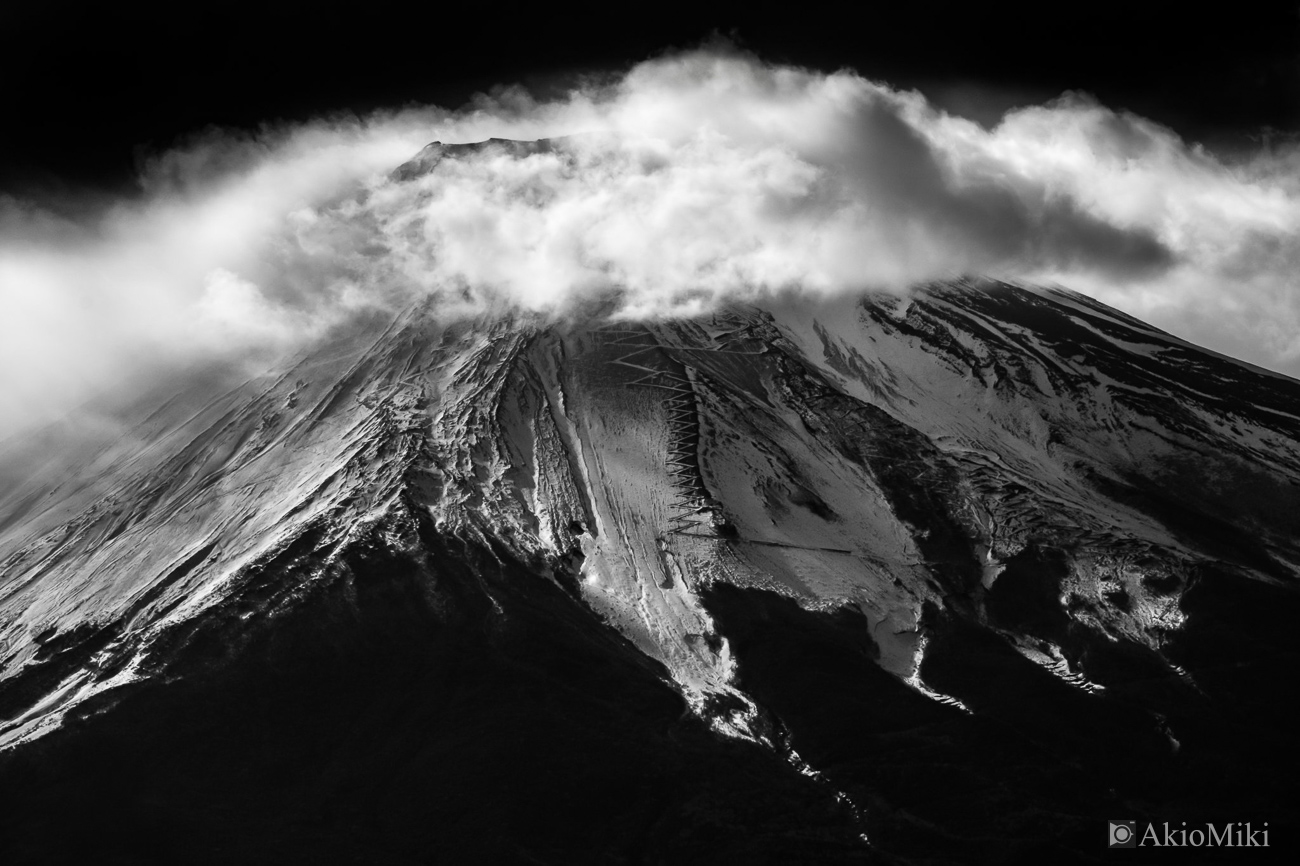 モノクローム(白黒写真)　富士山