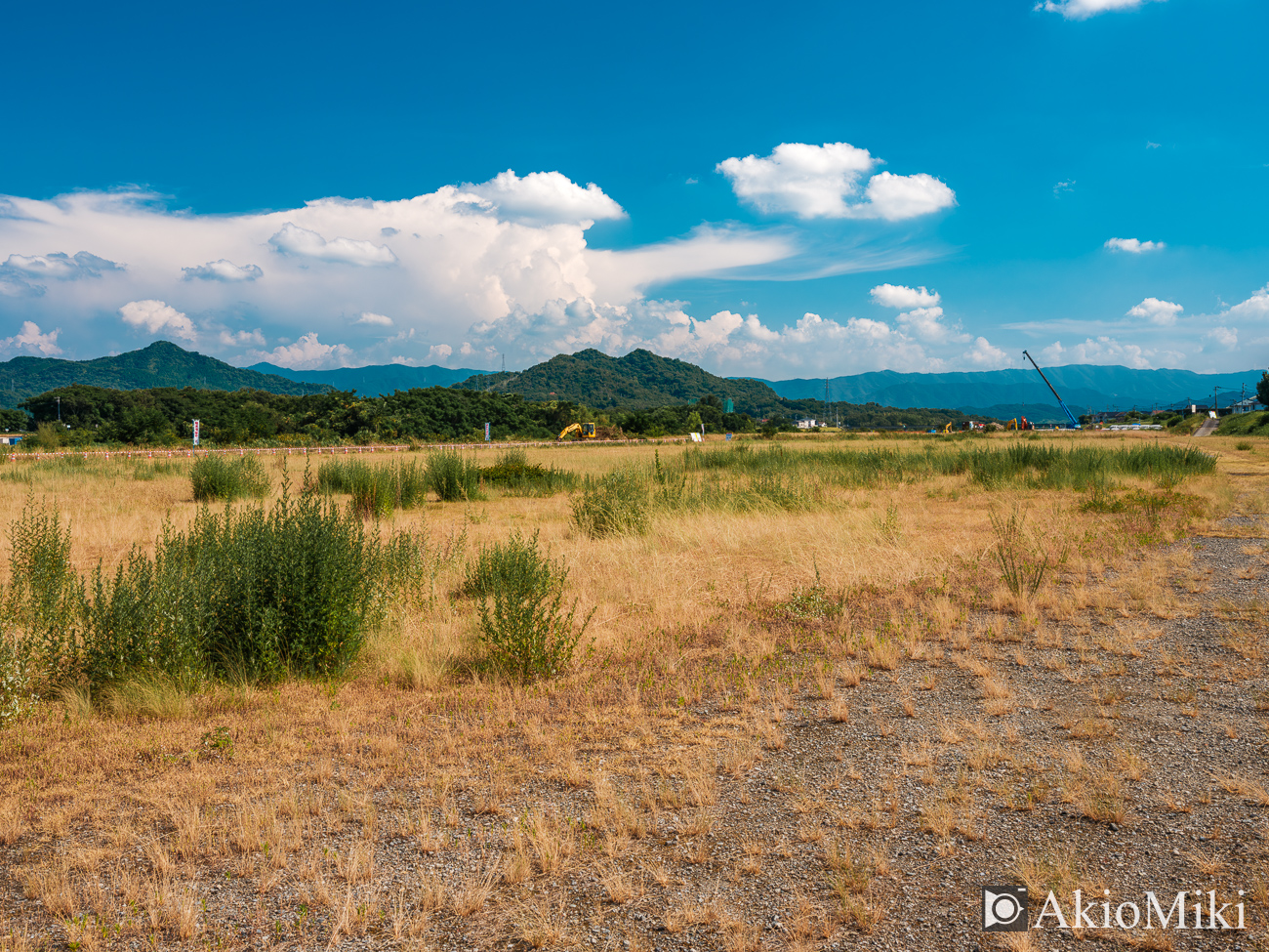 入道雲が浮かぶ香川県のまんのう町の風景