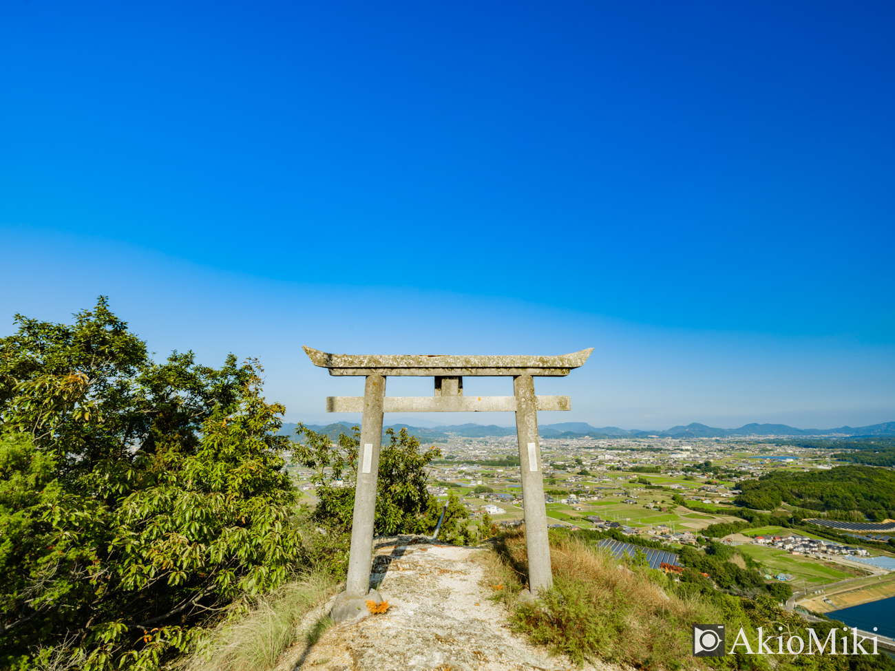 嶽山