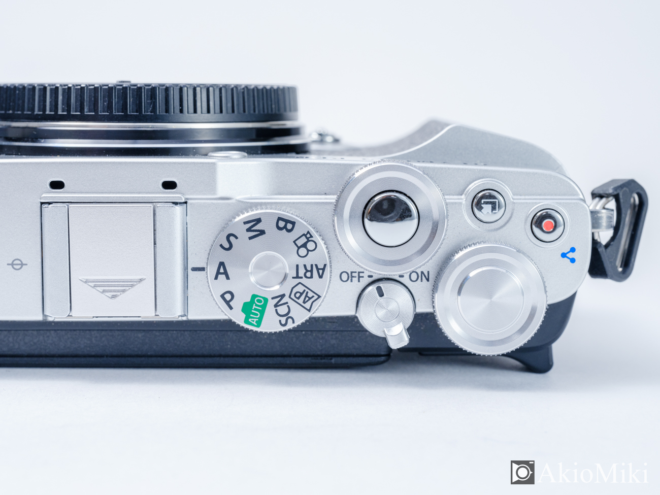 OLYMPUS PEN E-P7