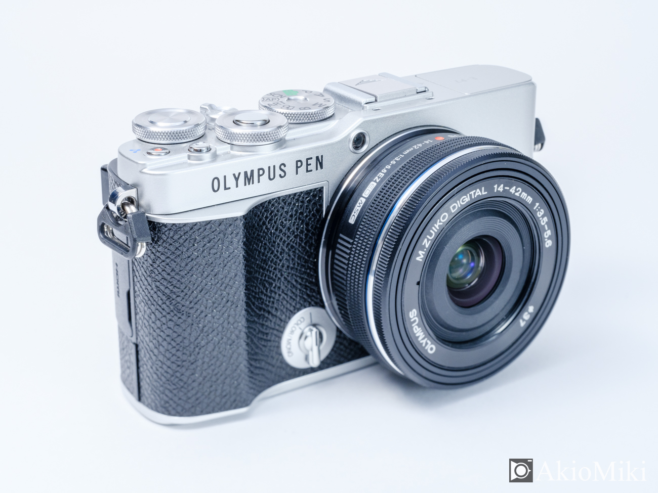 OLYMPUS PEN E-P7