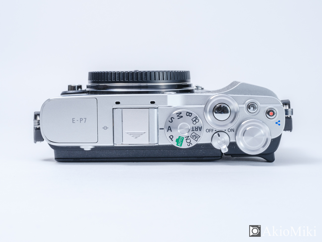 OLYMPUS PEN E-P7