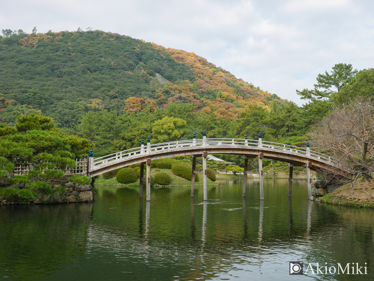 秋の栗林公園　昼