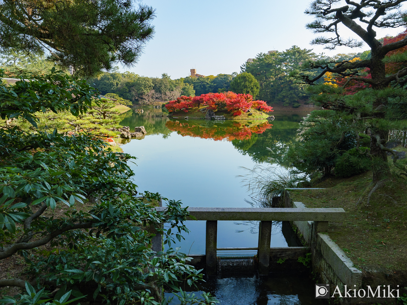 秋の栗林公園　昼