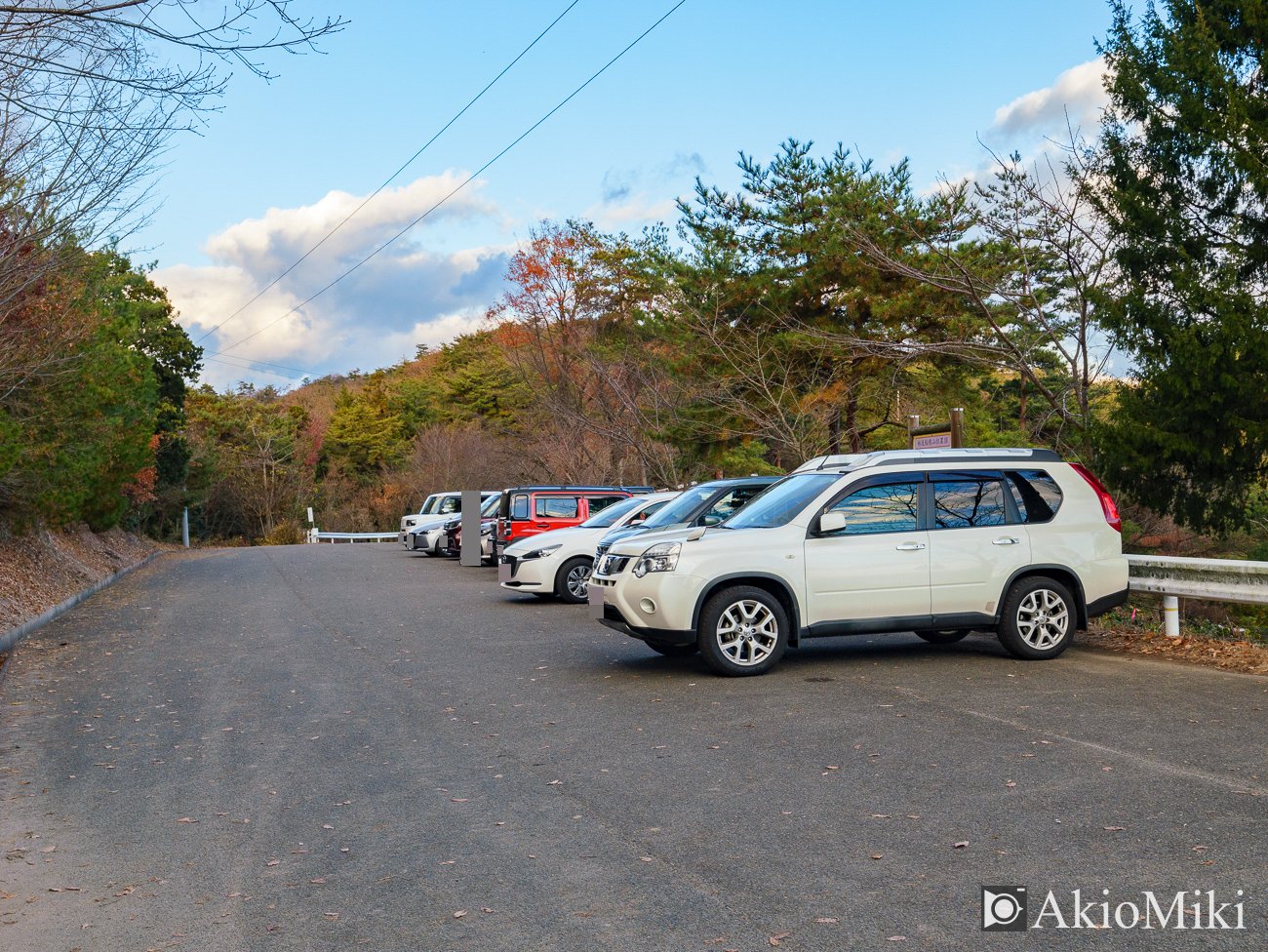 高屋神社の駐車場