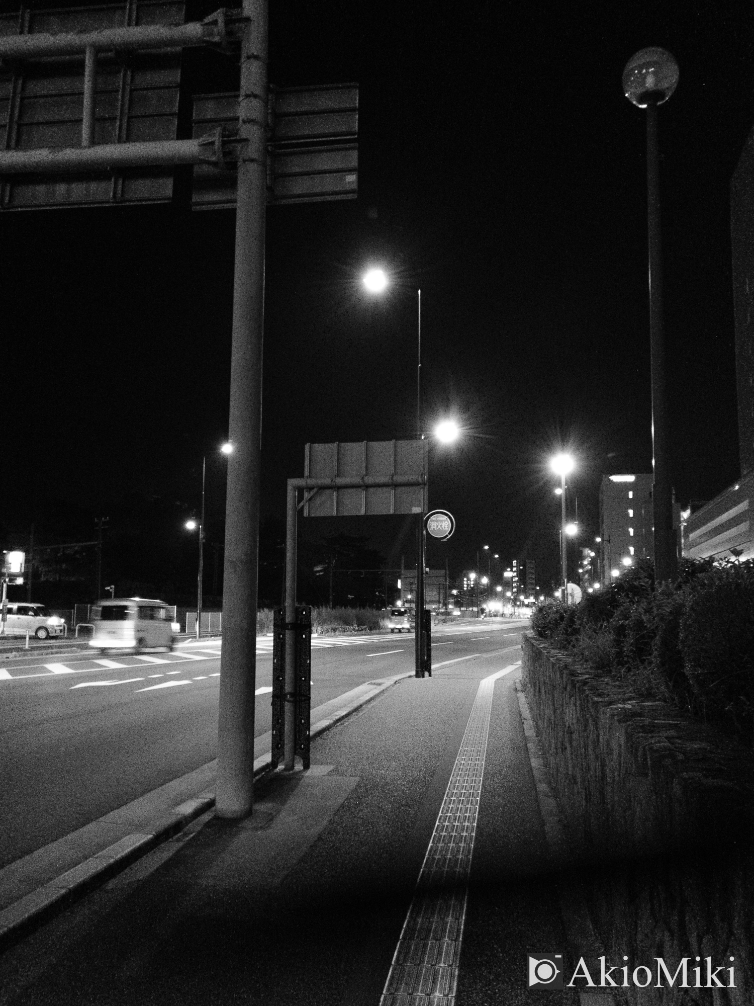 高松市 モノクローム X half