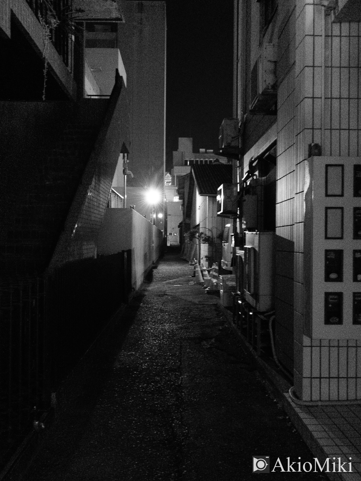 高松市 モノクローム X half
