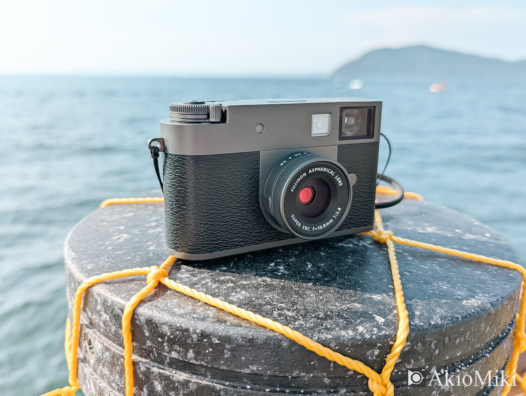 FUJIFILM X half