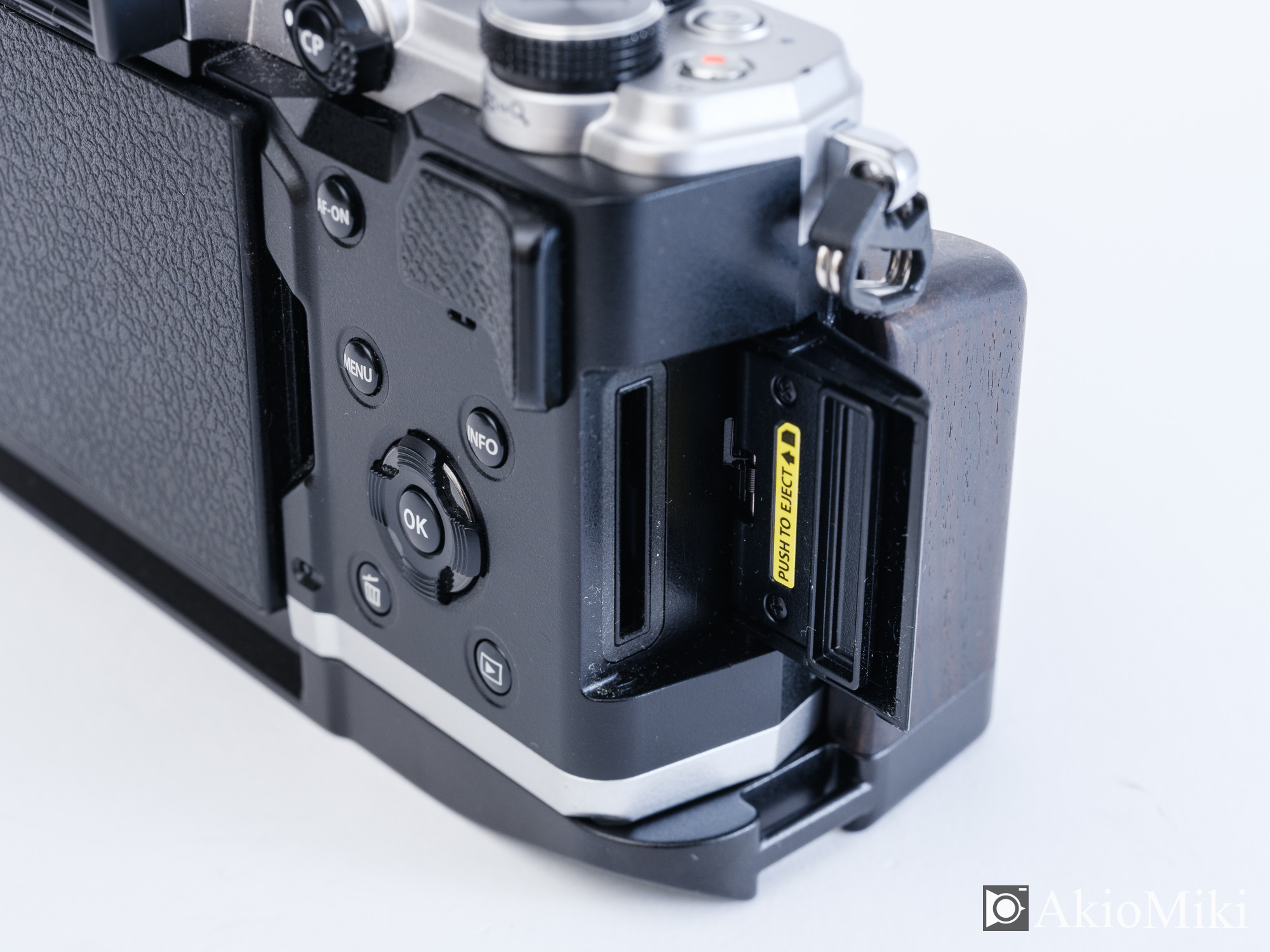 UN OM-3 ウッドグリップ