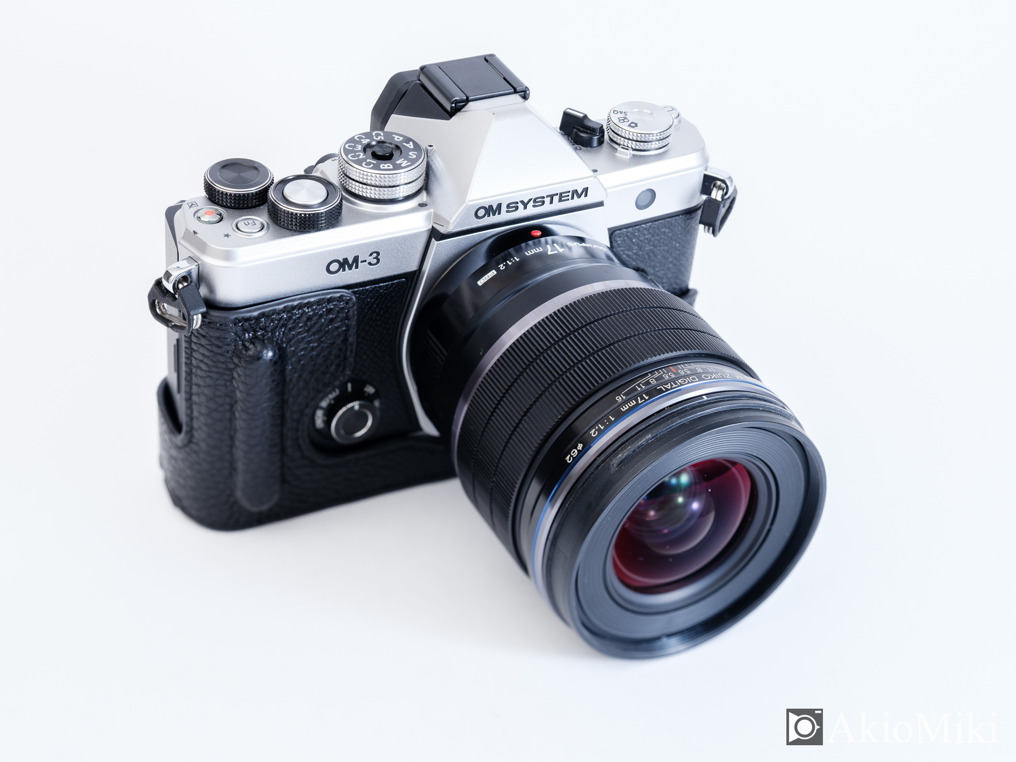 UN OM-3 カメラホルダー