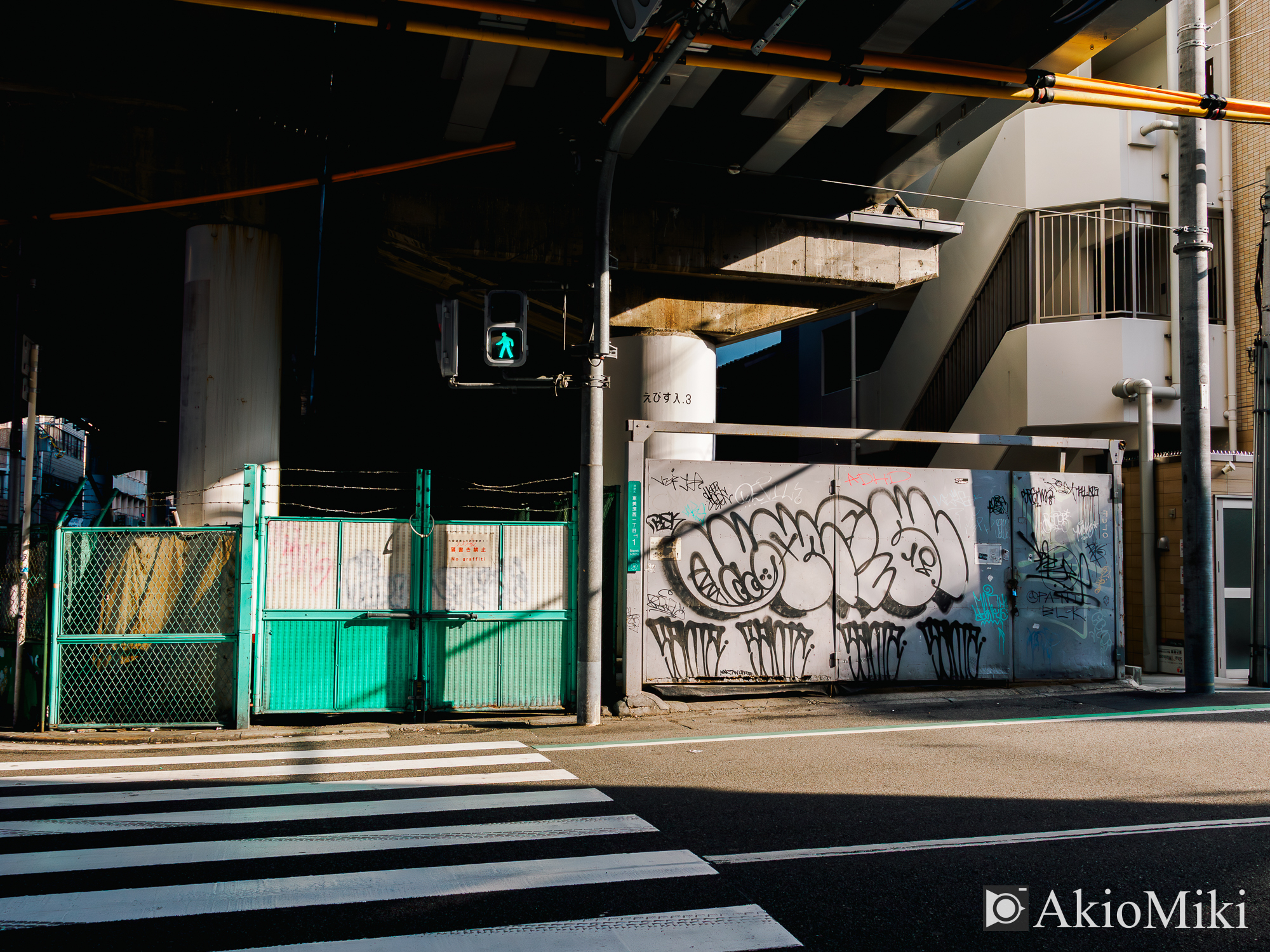 OM SYSTEM OM-3 ライブND 大阪スナップ