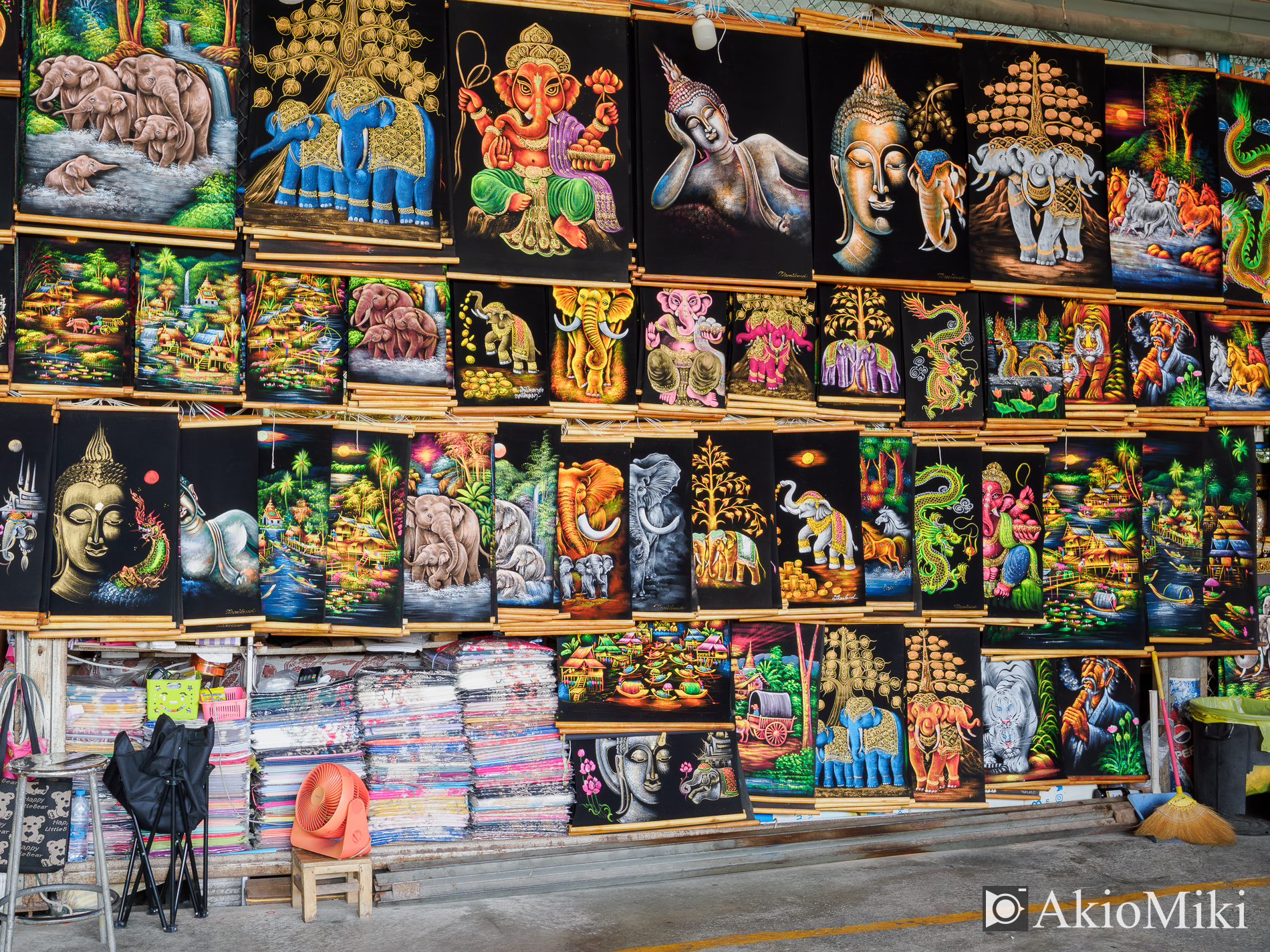 本格的な象乗り体験 + ダムヌンサドゥアック水上マーケット半日観光