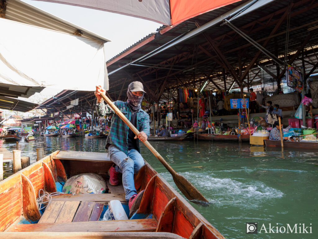 本格的な象乗り体験 + ダムヌンサドゥアック水上マーケット半日観光