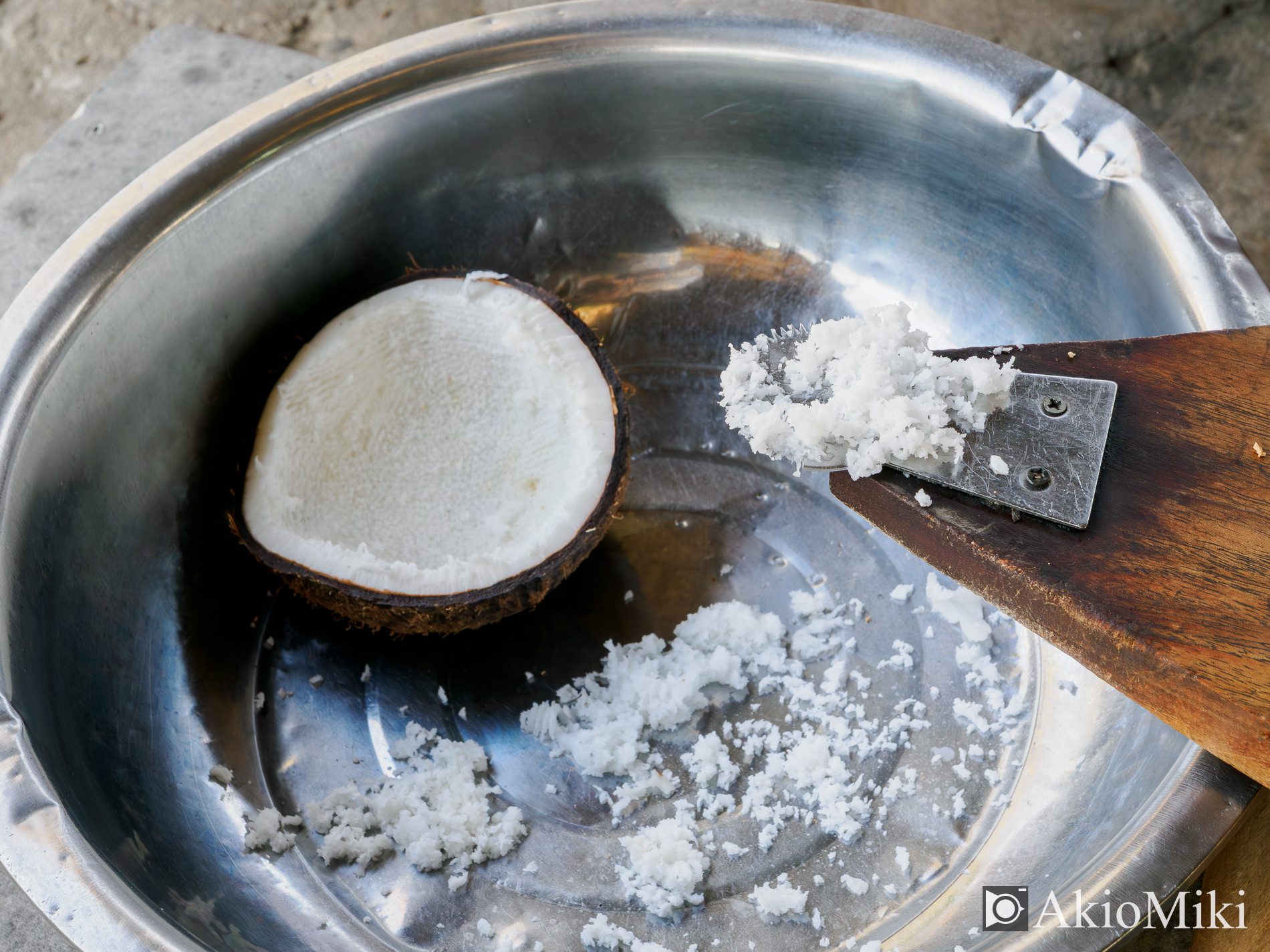 本格的な象乗り体験 + ダムヌンサドゥアック水上マーケット半日観光