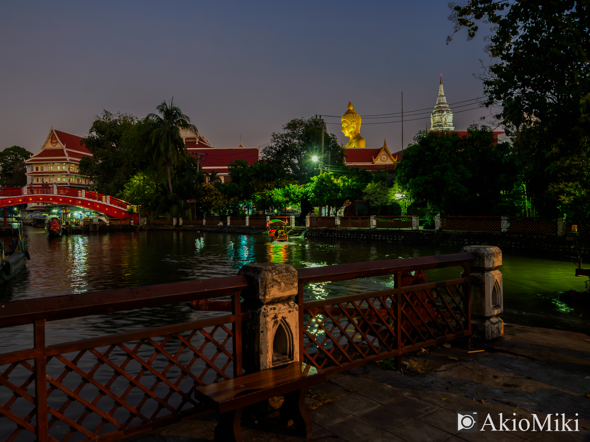 ワット・パクナム