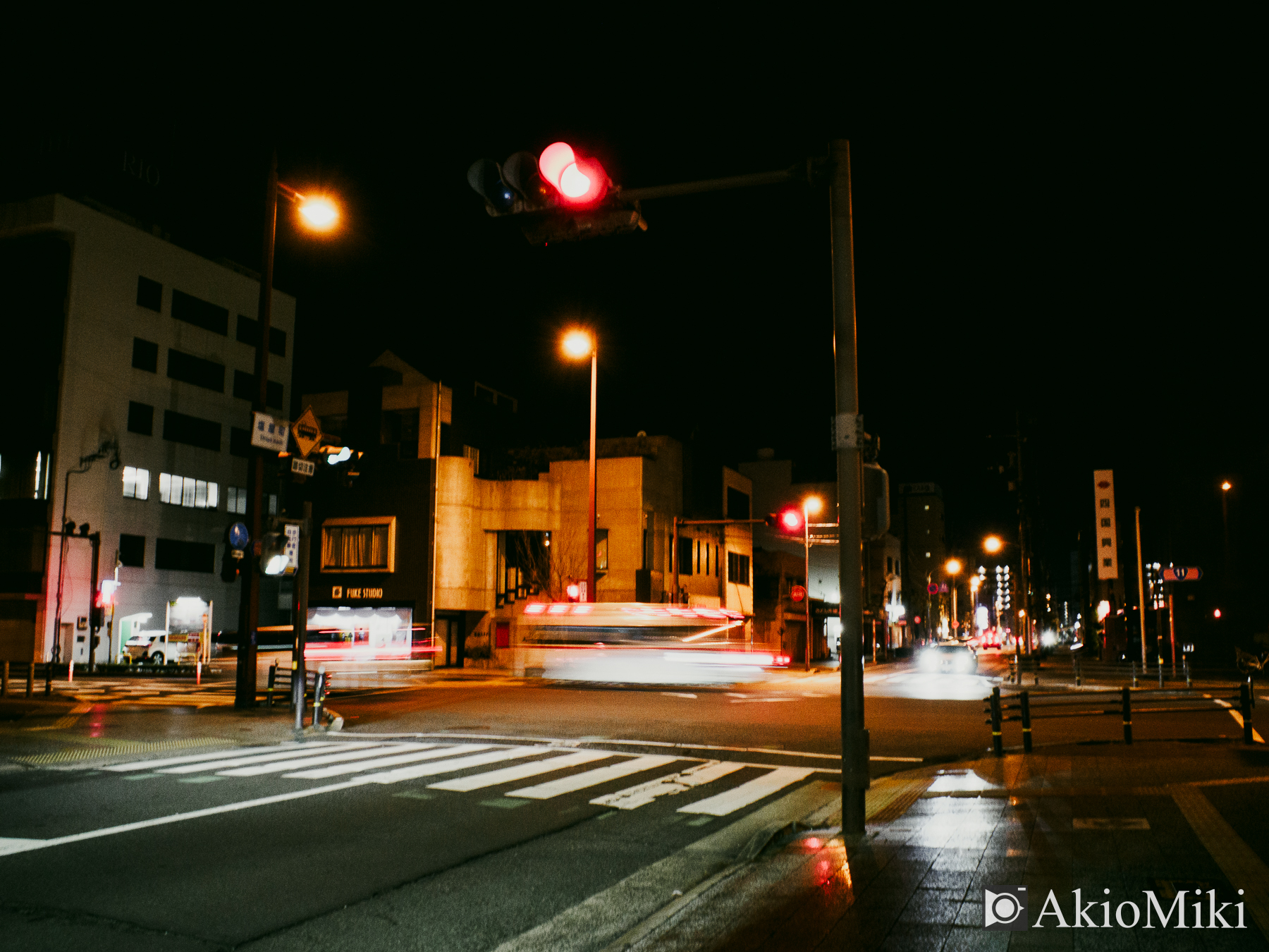 OM SYSTEM OM-3 + BCL-1580 スナップ 夜