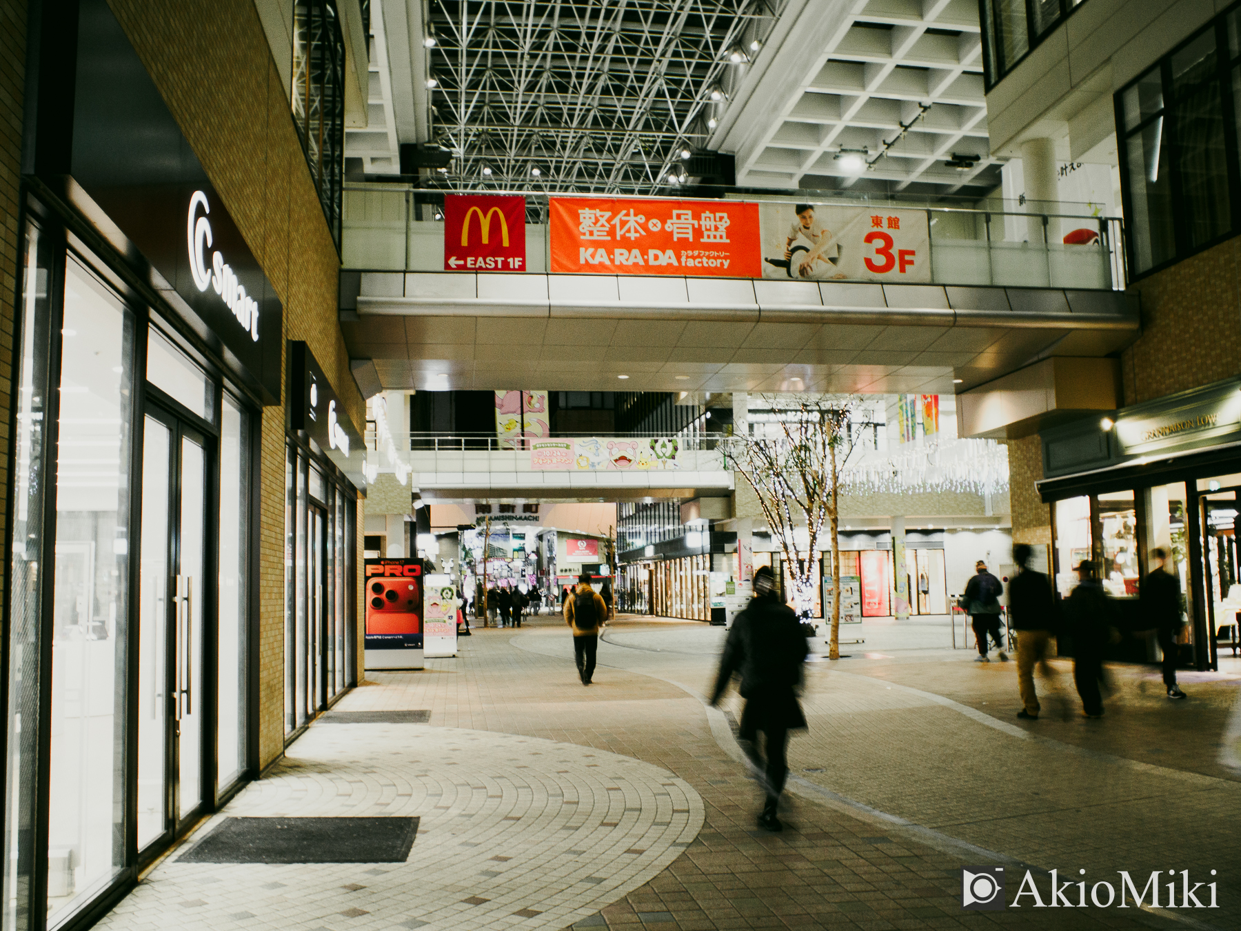 OM SYSTEM OM-3 + BCL-1580 スナップ 夜