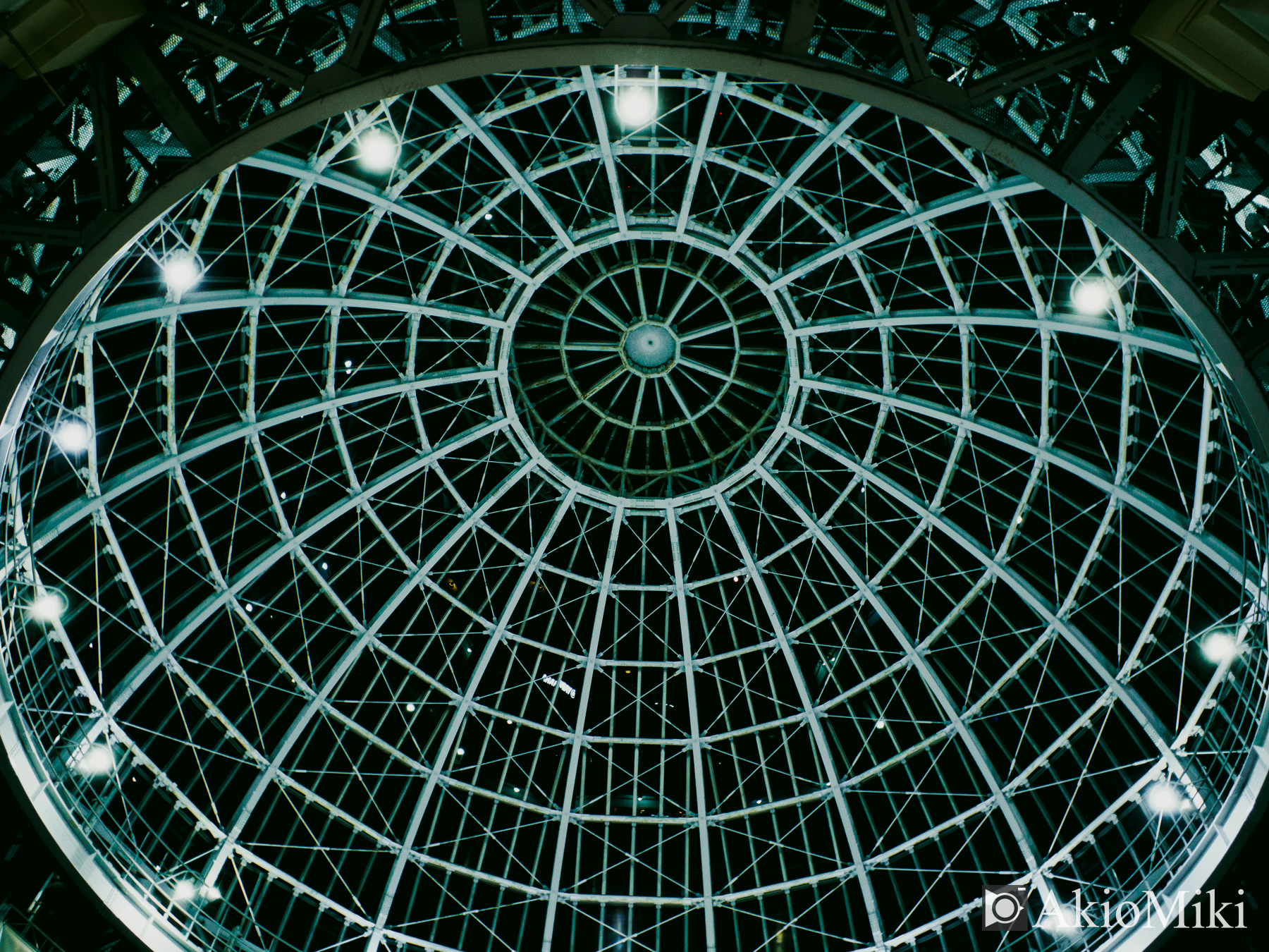 OM SYSTEM OM-3 + BCL-1580 スナップ 夜