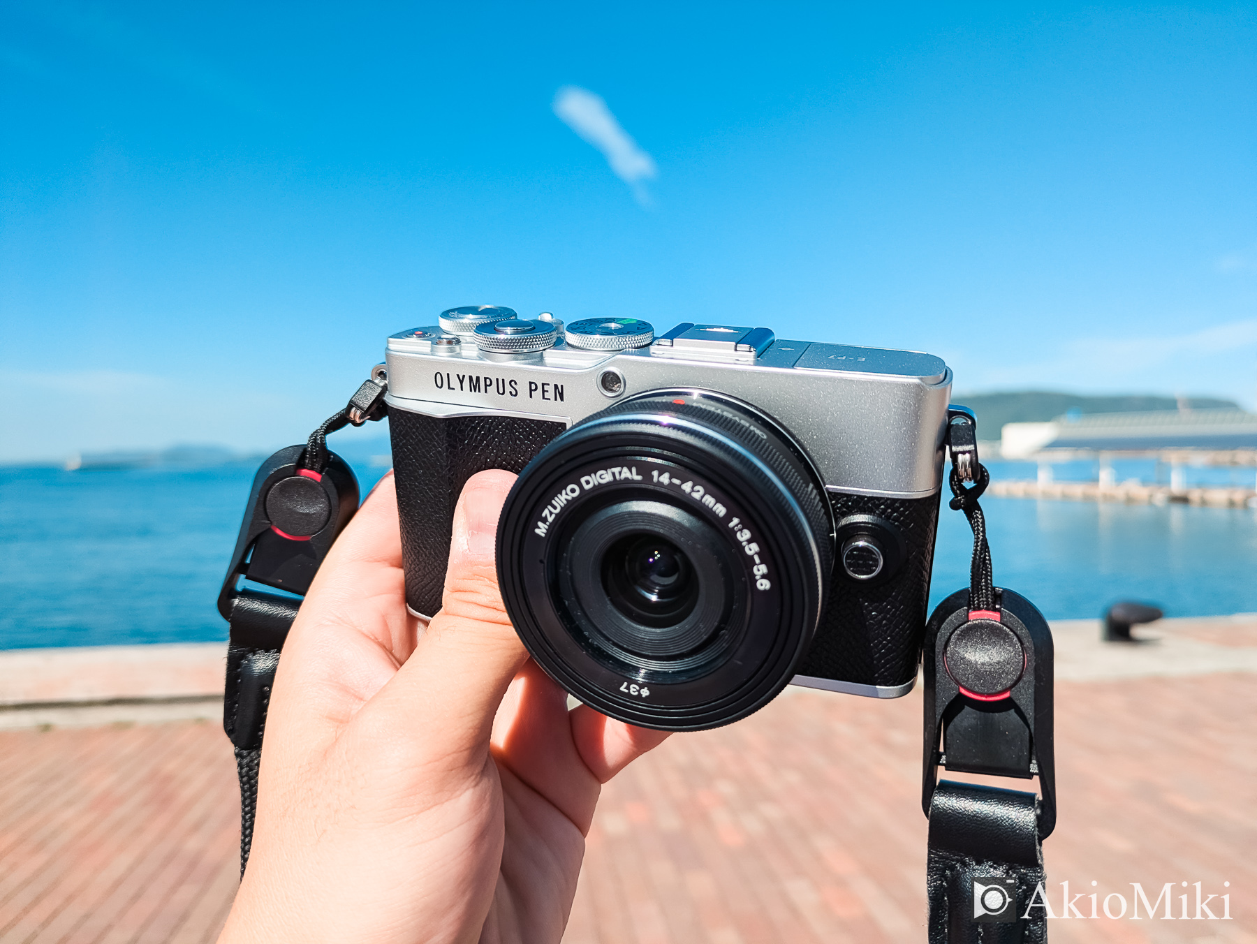 OLYMPUS PEN E-P7