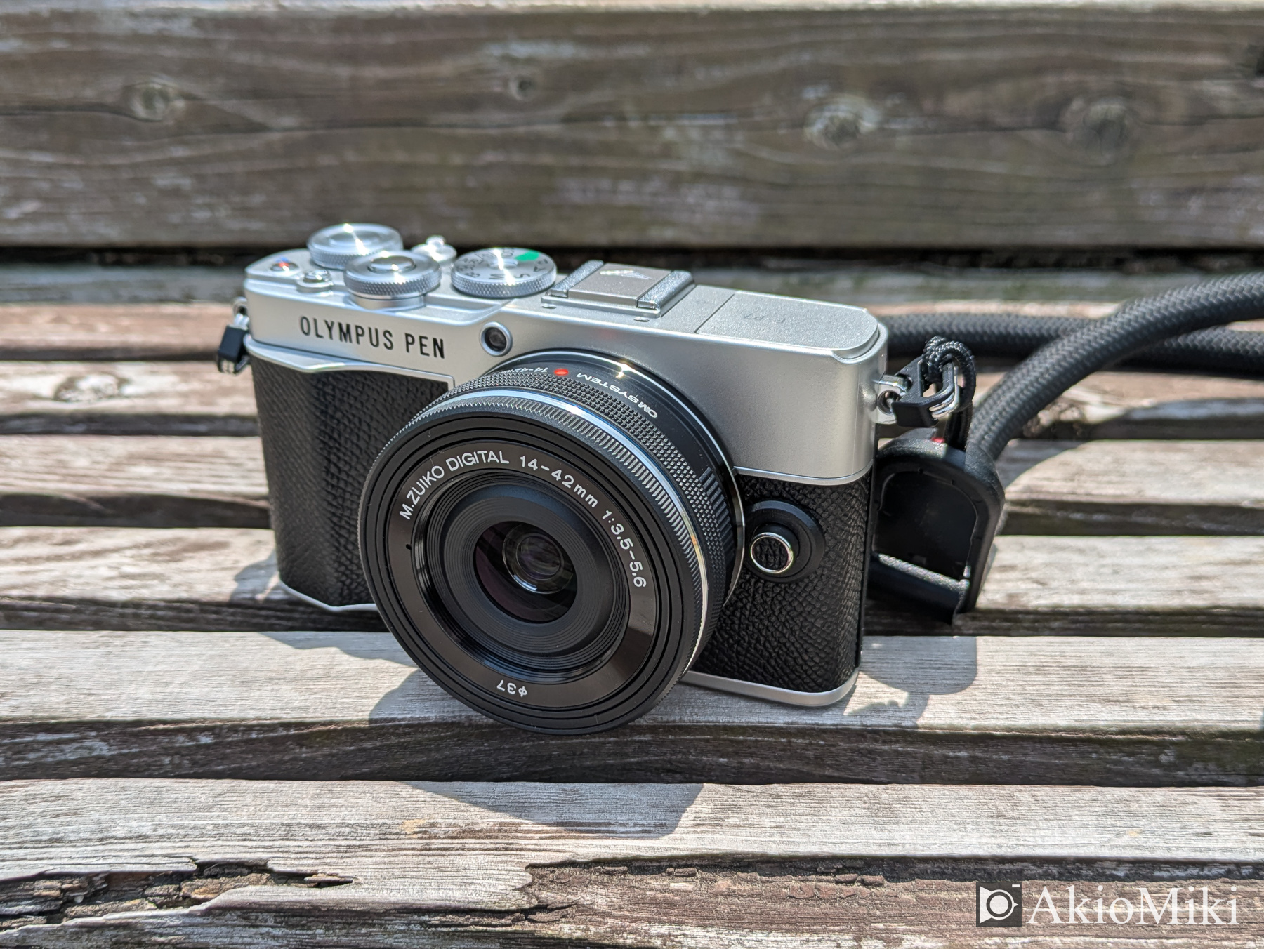 OLYMPUS PEN E-P7